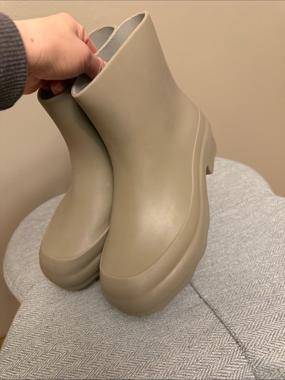 Vince Nia Rain Boots, - Picture 3 of 7